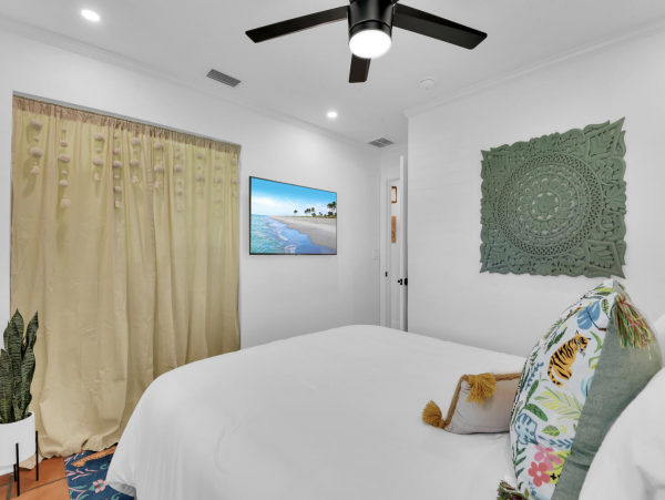Naples Vacation Home With Private Pool Short Walk To Beach